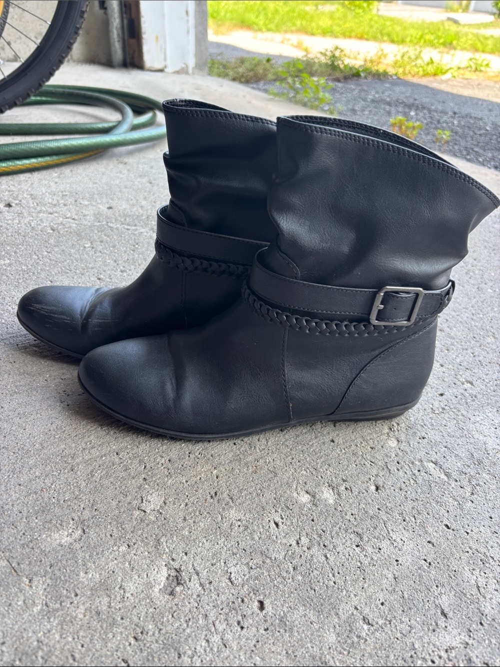 American Eagle Outfitters Black Braided Strap Ankle Booties